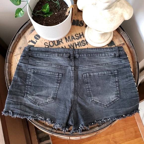 🏜Boho Stitch Denim Shorts 😍 - Picture 6 of 13